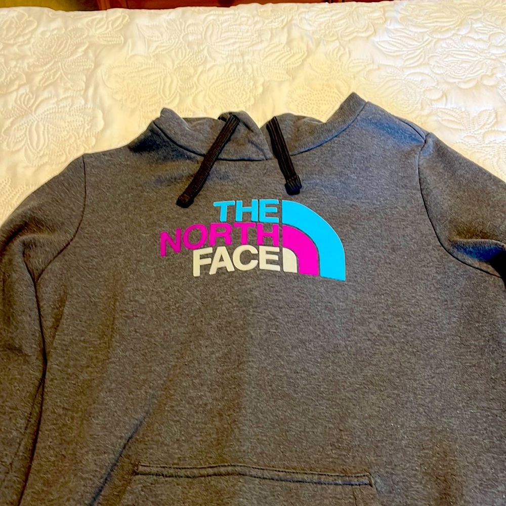 Women’s North Face hoodie